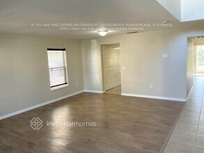 1765 Sawgrass Dr SW in Palm Bay, FL - Foto de edificio - Building Photo