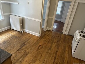 447 Barbour St, Unit 3 in Hartford, CT - Building Photo - Building Photo