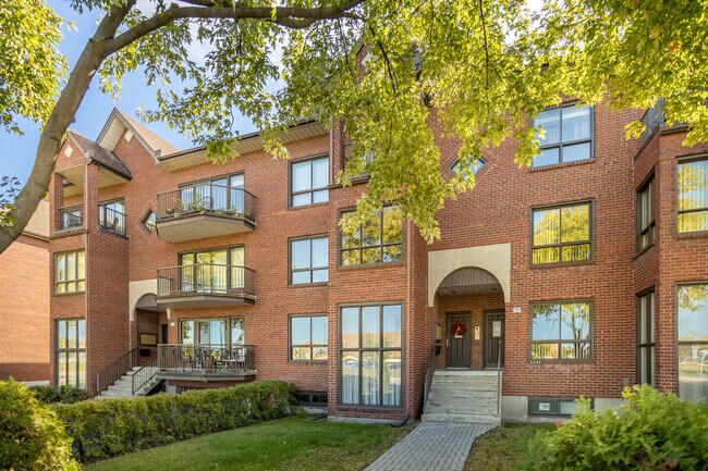 7580 Maurice-Duplessis Boul in Montréal, QC - Building Photo - Building Photo