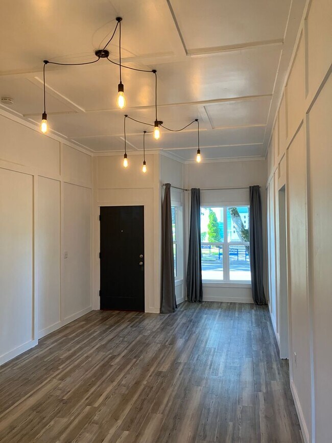 581 Highland Ave NE in Salem, OR - Building Photo - Building Photo