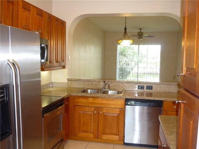 property at 3500 Oaks Clubhouse Dr