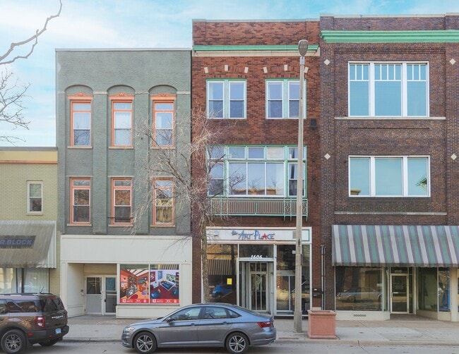 property at 1606 2nd Ave