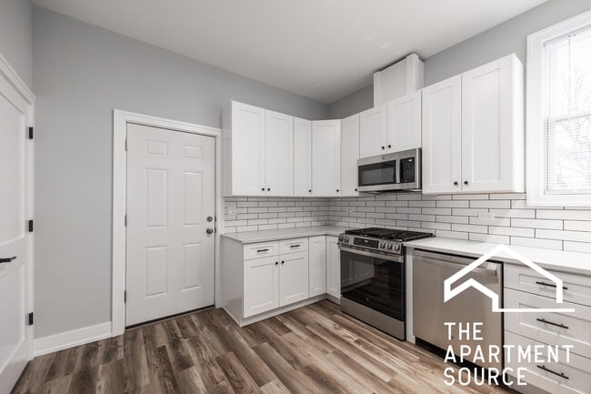 2937 N Ashland Ave in Chicago, IL - Building Photo - Building Photo