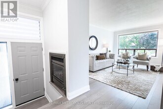 5 Jubilee Crescent in Toronto, ON - Building Photo - Building Photo