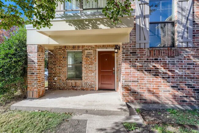 2002 Azure Pointe in Richardson, TX - Building Photo - Building Photo