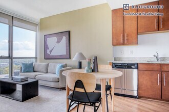 11418 Rockville Pike in North Bethesda, MD - Building Photo - Building Photo