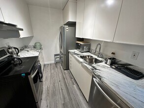 5625 N Sumner Wy in Culver City, CA - Building Photo - Building Photo