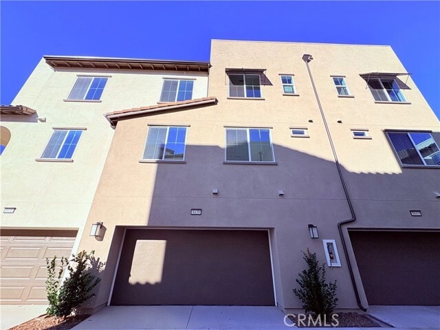 8439 Bickmore Ave in Chino, CA - Building Photo - Building Photo