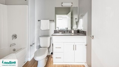 5040 Linbar Dr, Unit 105 in Nashville, TN - Building Photo - Building Photo