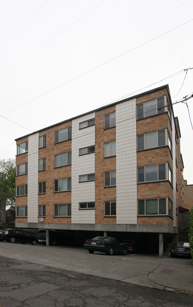 707 Roy Apartments in Seattle, WA - Foto de edificio - Building Photo