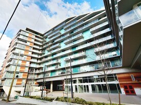 180 2nd Av E in Vancouver, BC - Building Photo