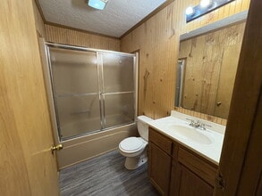 111 Volunteer Dr in Martin, TN - Building Photo - Building Photo