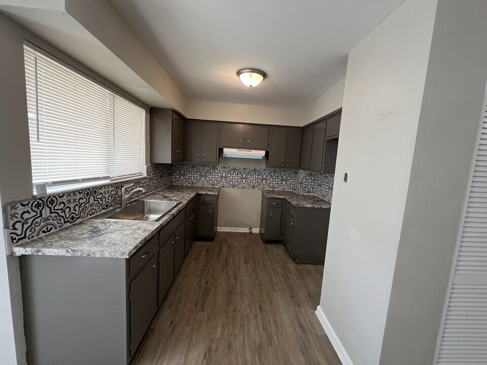 9412 Mt Auburn Ave in Cleveland, OH - Building Photo