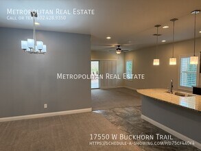 17550 W Buckhorn Trl in Surprise, AZ - Foto de edificio - Building Photo