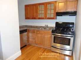 3 Brewster St, Unit 2 in Boston, MA - Building Photo