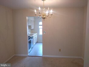 2055 Pilgrim Dr in Woodbridge, VA - Building Photo - Building Photo