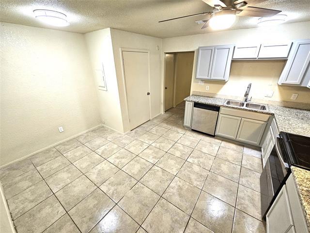 property at 724 Bluebonnet Dr