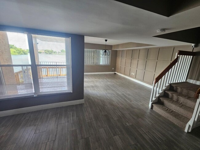 3275 NW 44th St in Oakland Park, FL - Building Photo - Building Photo