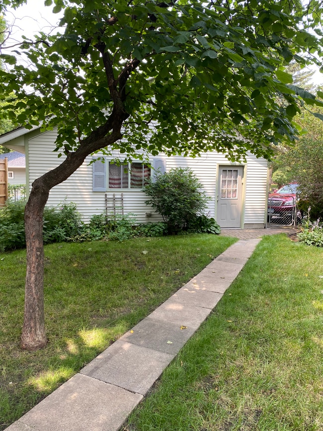 1508 N Broad St in Mankato, MN - Foto de edificio - Building Photo