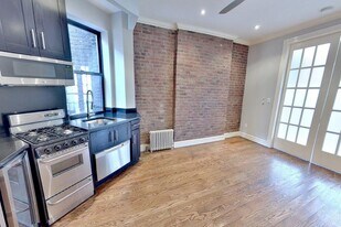60 Avenue B, Unit 2A in New York, NY - Building Photo