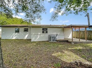 4700 Kirkland Blvd, Unit Master Bedroom in Orlando, FL - Building Photo - Building Photo