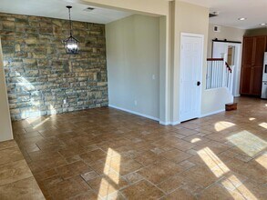 1390 Isabella Way in Vista, CA - Building Photo - Building Photo