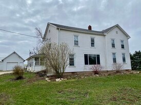 30556 Lanan Rd in Kingston, IL - Building Photo