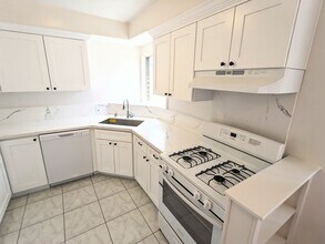 1743 N Edgemont St in Los Angeles, CA - Building Photo - Building Photo