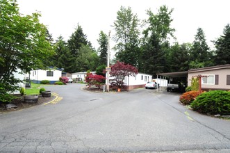 Royal Coachman Estate Mobile Park in Bothell, WA - Building Photo - Building Photo