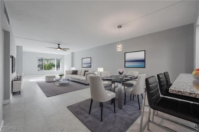 2244 Winkler Ave in Ft. Myers, FL - Building Photo - Building Photo