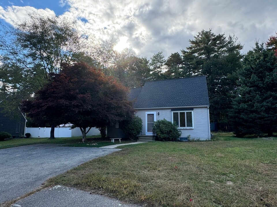 7 Upton Ln in Boxford, MA - Building Photo