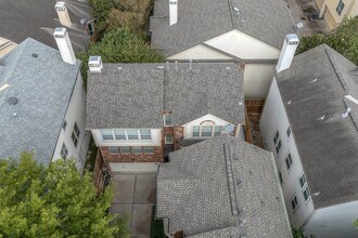 1315 Anita St in Houston, TX - Foto de edificio - Building Photo