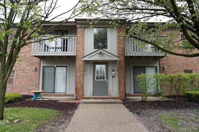 property at 35431 Hickory Woods Dr