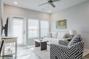 5001 Willowgate Loop, Unit 08-8211 in Tice, FL - Building Photo