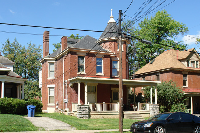 302 E Maxwell St in Lexington, KY - Foto de edificio - Building Photo