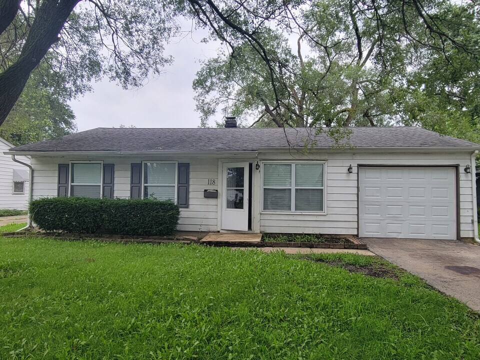 118 Fairlane Dr in Joliet, IL - Building Photo