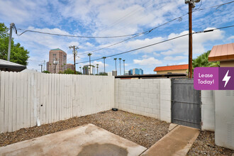 512 E Roanoke Ave-Unit -7 in Phoenix, AZ - Building Photo - Building Photo