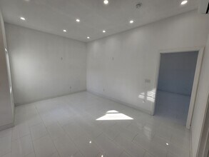 10343 Penrose St in Sun Valley, CA - Building Photo - Building Photo