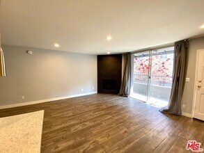 1529 S Bundy Dr in Los Angeles, CA - Building Photo - Building Photo