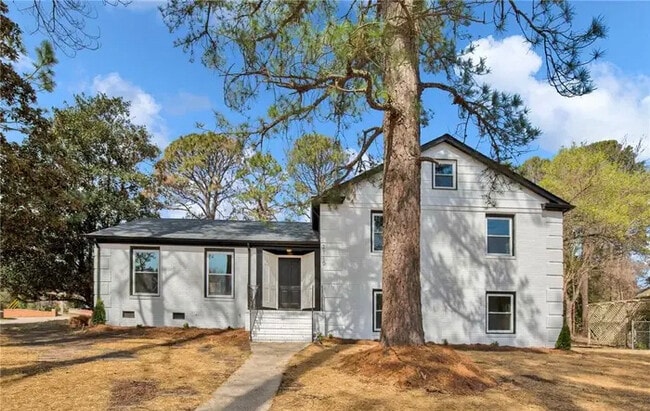 property at 2710 Fordham Dr