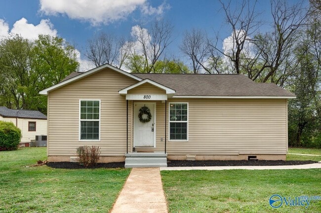 property at 800 Linwood Dr NW