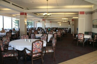 St. Elizabeth Hall in Lutherville Timonium, MD - Foto de edificio - Building Photo