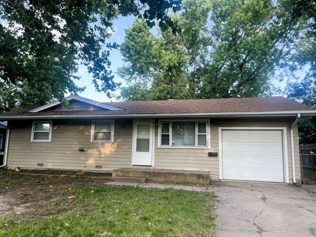 3131 S Gordon Ave in Wichita, KS - Building Photo - Building Photo