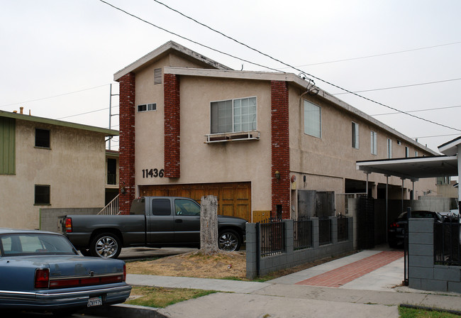 11436 Gale Ave in Hawthorne, CA - Building Photo - Building Photo