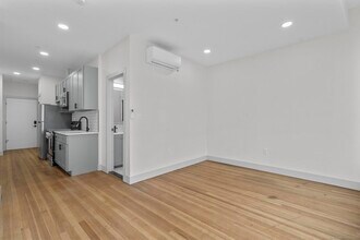 111 Bank St in Waterbury, CT - Foto de edificio - Building Photo