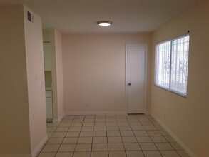 3655 Kolendo Ct in Las Vegas, NV - Building Photo - Building Photo