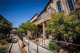 10557 Ridge Glow Ave in Las Vegas, NV - Building Photo - Building Photo