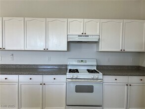 751 Cam La Paz in Henderson, NV - Building Photo - Building Photo