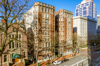 Ambassador Condominiums in Portland, OR - Foto de edificio - Building Photo