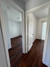 7224 Fresno St, Unit B in Oakland, CA - Foto de edificio - Building Photo